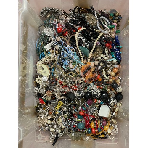 182 - Approximately 10kg of costume jewellery.