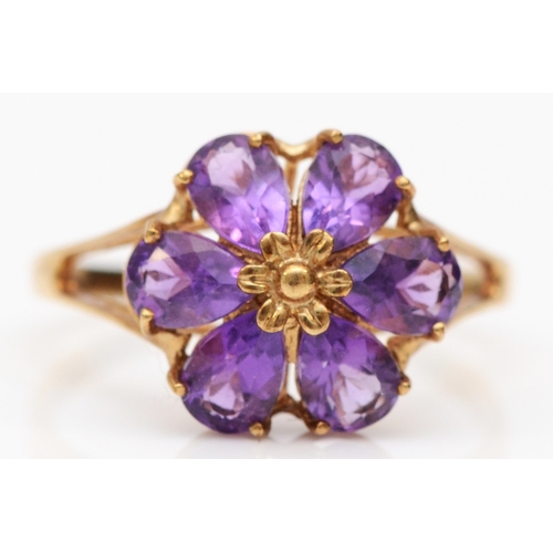 252 - A 9ct gold and amethyst flowerhead cluster ring, R, 2.1gm