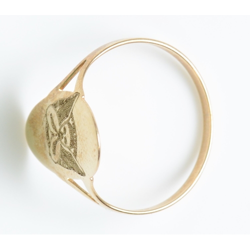 259 - A 9ct gold Angel panel ring, inscribed May your guardian angel watch over you, N, 1.3gm