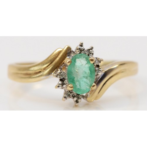 429 - A 9ct gold emerald and single cut diamond cluster ring, O, 1.8gm.