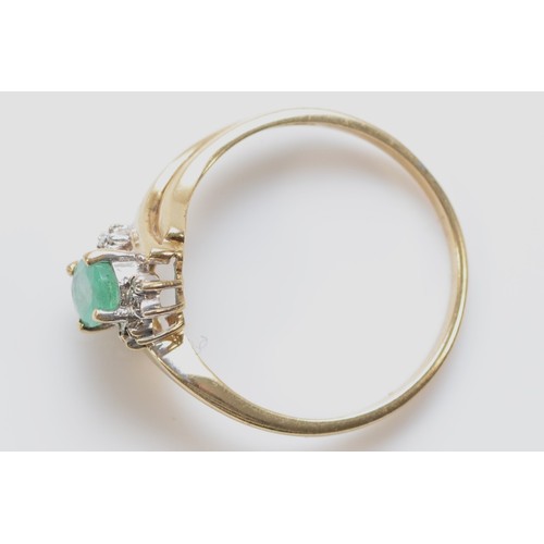 429 - A 9ct gold emerald and single cut diamond cluster ring, O, 1.8gm.