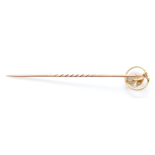 440 - An Edwardian 9ct gold, aquamarine and half pearl stickpin, 1.2gm case