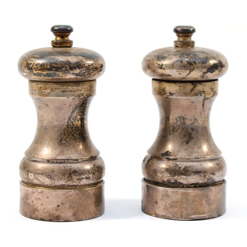 43 - A pair of silver salt and pepper grinders, London 1995, with Peter Piper Super Saltmill and Peppermi... 