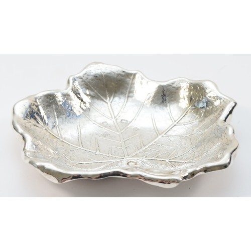 48 - A silver leaf dish, by the Royal Irish Silver Co., Sheffield 1973, realistically modelled, 13.5 x 12... 