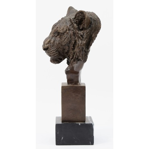 188 - A bronze sculpture of a lions head, signed 'P.J.Mene' later casting, upon a square polished marble p... 