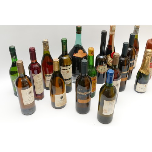 293 - Eighteen bottles of various alcohol to include a 1997 Miranda Brothers Sauvignon blanc, a Croft sher... 