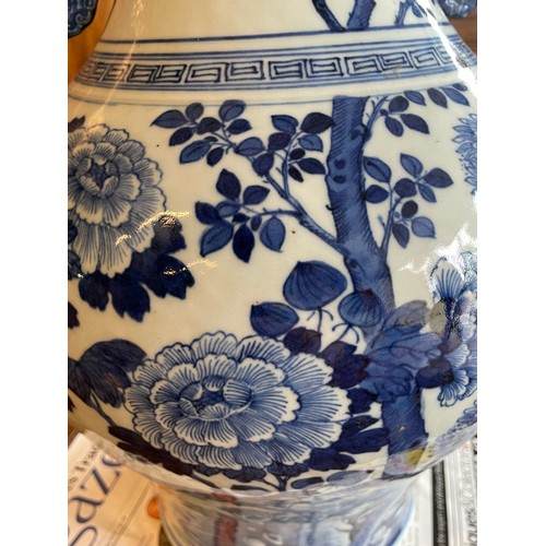 342 - A large Chinese blue and white porcelain vase, circa 19th century Kangxi Dynasty, of baluster form, ... 