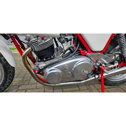 611 - 1971 Norton Commando Production Racer Replica, 750cc. Registration number NFE 500J. Frame number 142... 