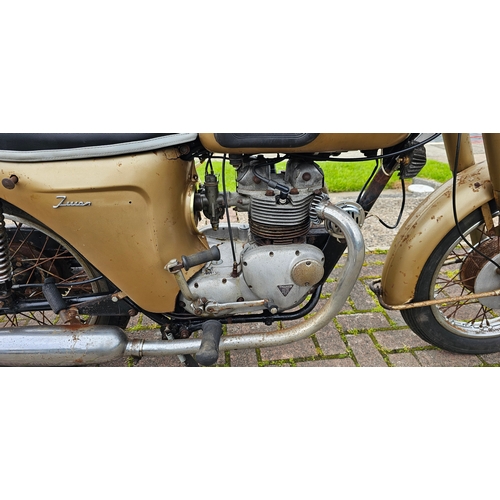 637 - 1965 Triumph 3TA, 349cc. Registration number KHH 849C. Frame number H 37536. Engine number H 37536.
... 