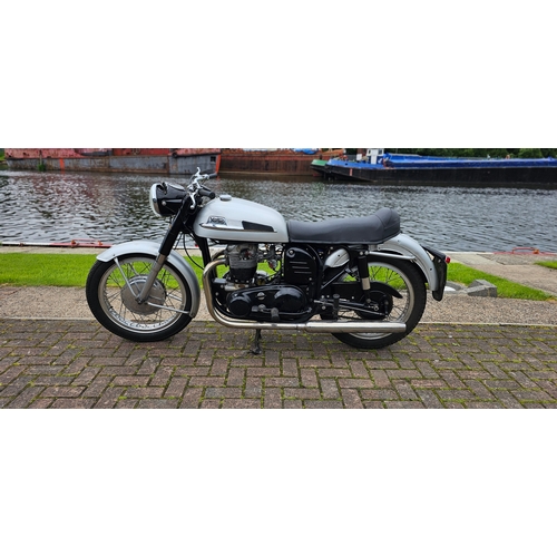 626 - 1961 Norton Dominator 99 de luxe, 596cc. Registration number 964 XWB (non transferrable), frame numb... 