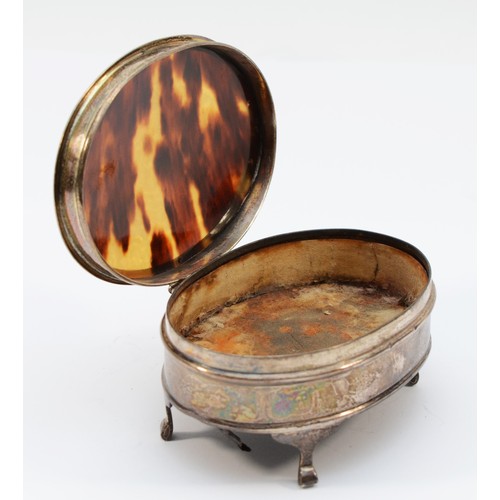 26 - A silver and tortoiseshell oval trinket box, Birmingham 1925, hinged cover, 10 x 7cm