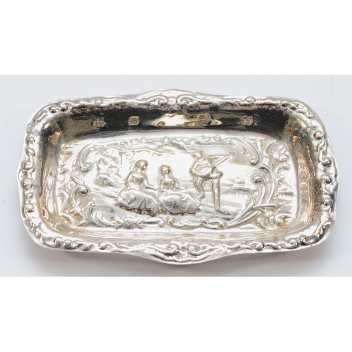 31 - An Edwardian style silver dish Sheffield 1981, 11.5 x 7.5cm, 34gm