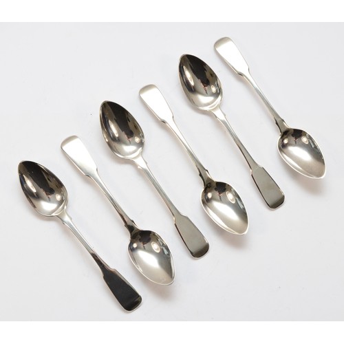 51 - A set of six George III silver fiddle pattern tea spoons, London 1812, 88gm