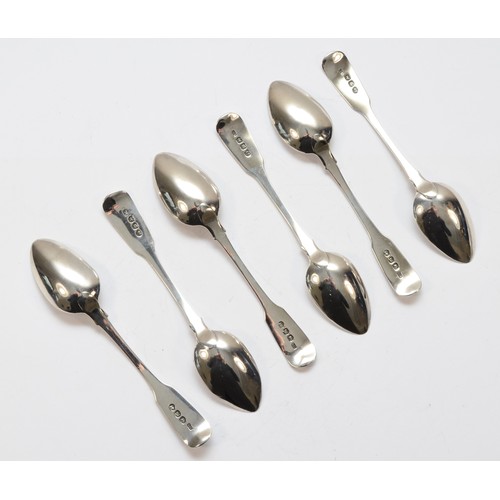 51 - A set of six George III silver fiddle pattern tea spoons, London 1812, 88gm