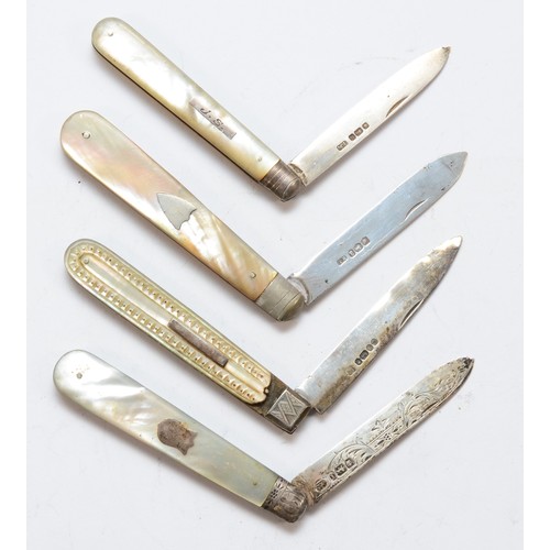 55 - Four Victorian and later mother of pearl and silver fruit knives.