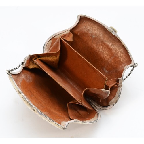 80 - A silver purse, Birmingham 1914, opening to reveal a fitted interior, 11.5 x 9cm, 95gm