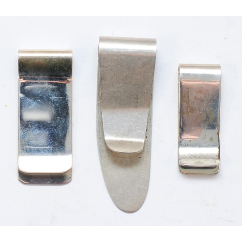 101 - Three silver money clips, 42gm