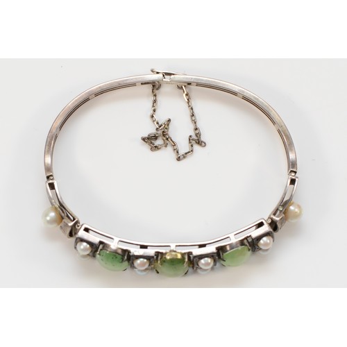 153 - A silver, jadeite and cultured pearl bracelet, 62 x 45mm, 23gm