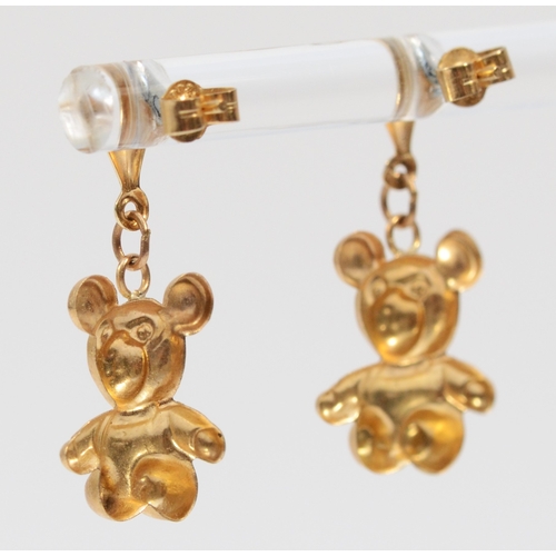 275 - A pair of 9ct gold teddy bear ear pendants,18mm, 0.7gm