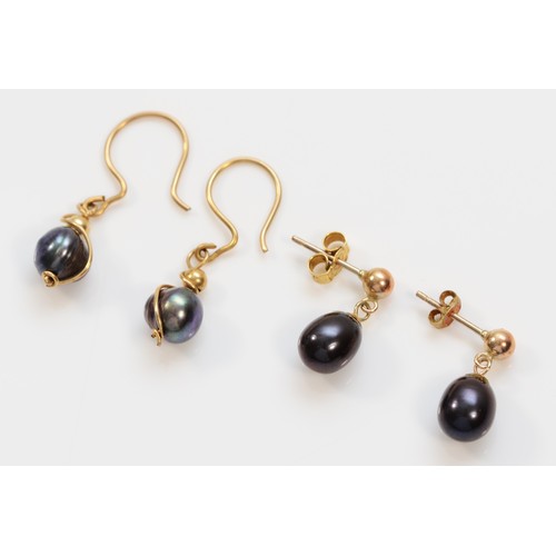 407 - Two pairs of 9ct gold cultured pearl drop earrings, 3.2g