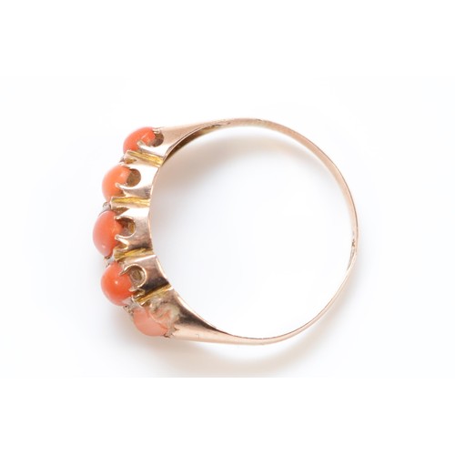 422 - An Edwardian 9ct rose gold and five stone coral ring, Chester 1907, P, 1.6gm