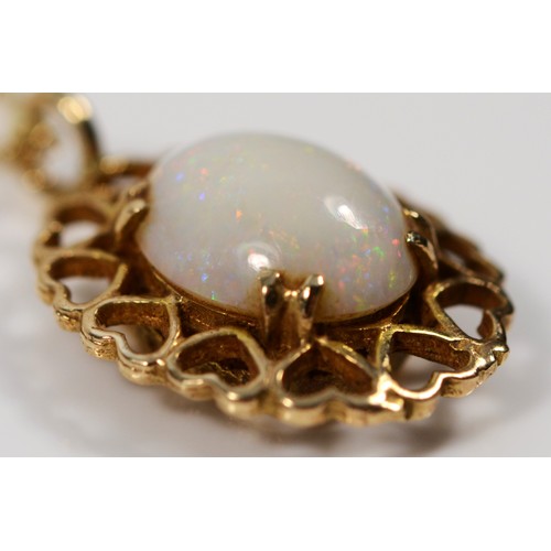 521 - A 9ct gold opal pendant, stone 10 x 8mm, 2.3gm