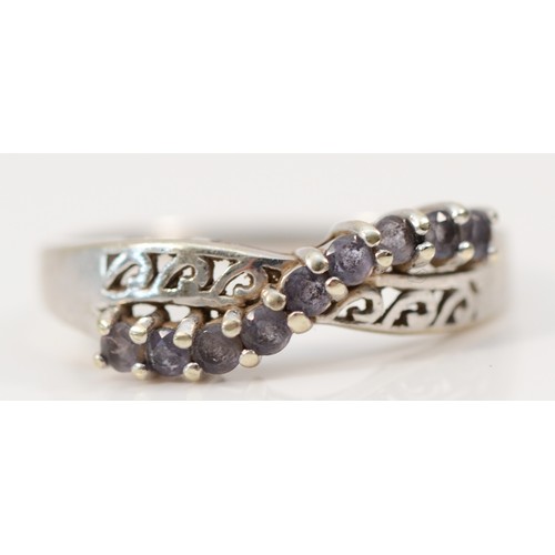 539 - A 9ct white gold and iolite ring, N 1/2, 2gm