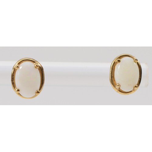 544 - A 9ct gold pair of opal ear studs, 1gm