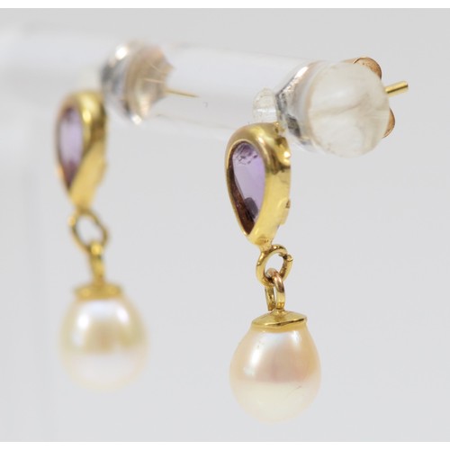 586 - A 9ct gold pair of amethyst and cultured pearl ear pendants, 17mm, 1gm