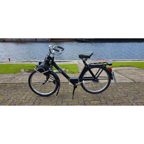 556 - 1967 VeloSolex S3800, 49cc. Registration number OBP 486E. Frame stamped 4008759V. Engine number 4008... 