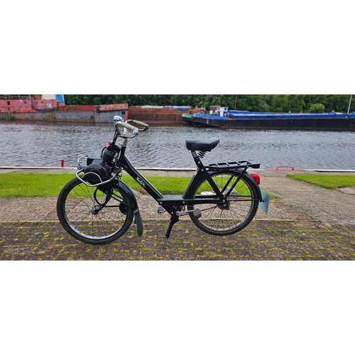 557 - 1971 VeloSolex S3800, 49cc. Registration number FYA 394J. Frame stamped H3413642G. Engine number 471... 