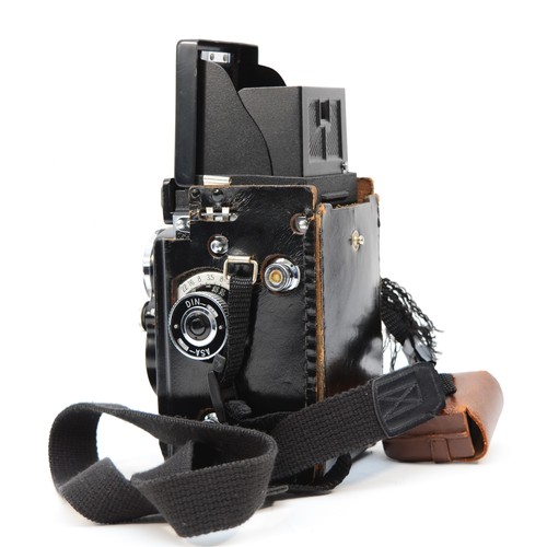 A Yashica Mat dual lens camera, serial number MT8040538, with f
