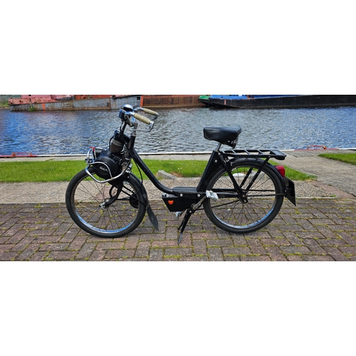 558 - 1964 VeloSolex, S2200 V2, 49cc. Registration number RCA695B. Frame no number. Engine number 3261146.... 