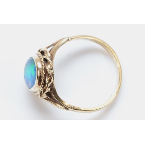 58 - A 9ct gold opal triplet dress ring, N, 3.5g