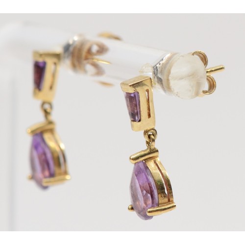 82 - A pair of 9ct gold amethyst drop earrings, 15mm drop, 1.5g