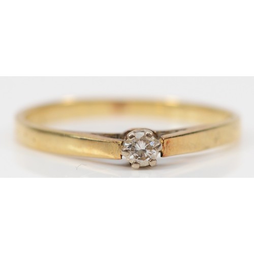 100 - A 9ct gold vintage diamond solitaire ring, L 1/2, 1.2g