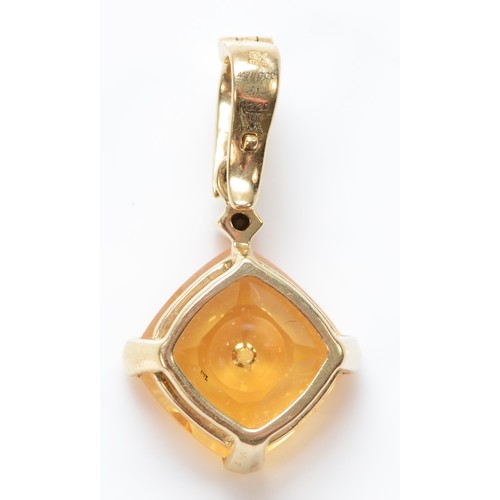 133 - A 10K gold citrine pendant, 25mm drop, 1.9g