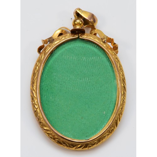 172 - A Victorian 9ct gold oval locket, stamped 9ct, 57mm overall, 12.3gm