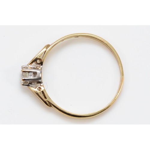 197 - A 9ct gold brilliant cut diamond single stone ring, stated weight 1/8ct, K, 1gm