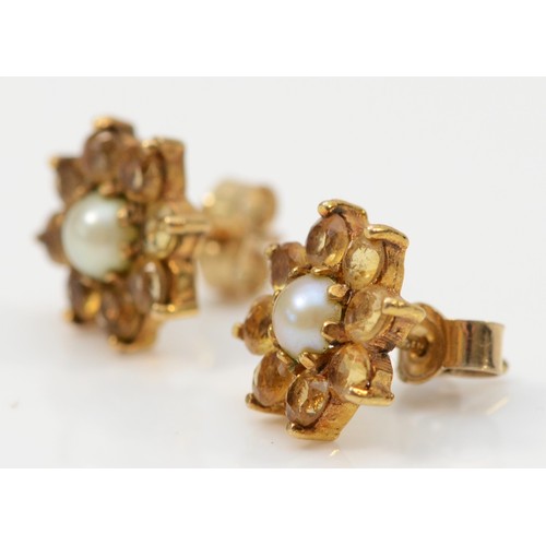 253 - A 9ct gold pair of citrine and cultured pearl earstuds, 2.1gm