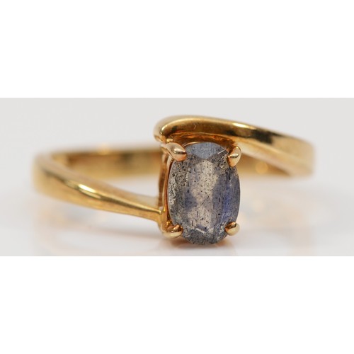 274 - A 9ct gold and labradorite single stone ring, N, 2.6gm