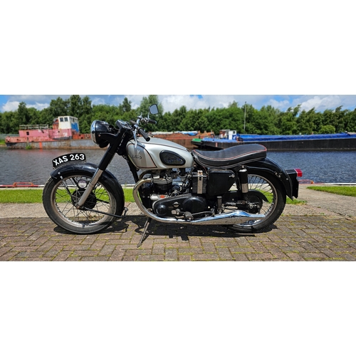 627 - 1954 Norton Model 7 Dominator 88, 497cc. Registration number XAS 263 (non transferrable). Frame numb... 