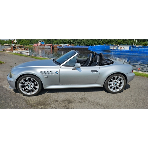 471 - 2001 BMW Z3, 2.2i, manual. Registration number J600 JWA. VIN number WBACN12050LK15886. Engine number... 