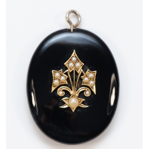 28 - A 9ct gold antique black onyx and seed pearl pendant, 30mm drop, 6.5g