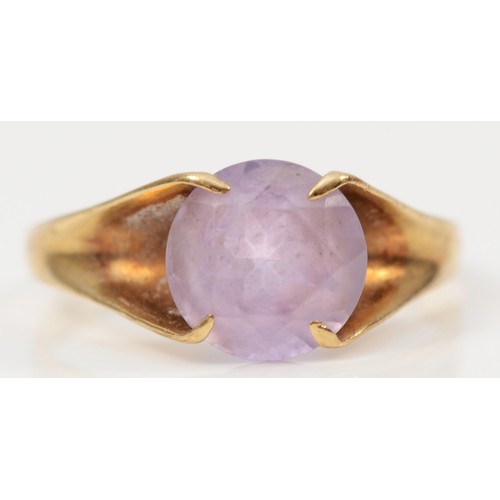 78 - A 9ct gold amethyst dress ring, claw set, K, 1.8g