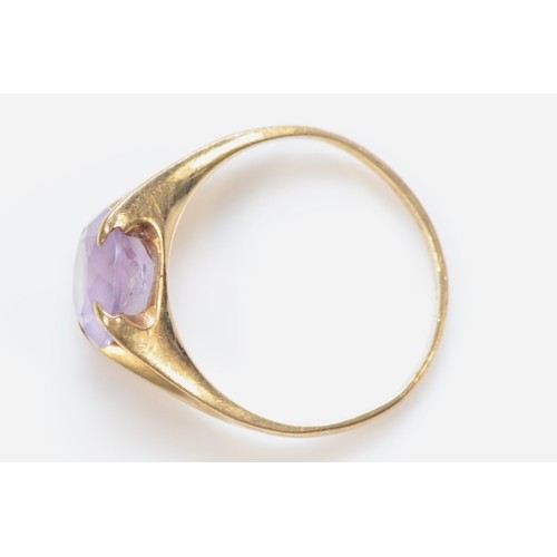 78 - A 9ct gold amethyst dress ring, claw set, K, 1.8g