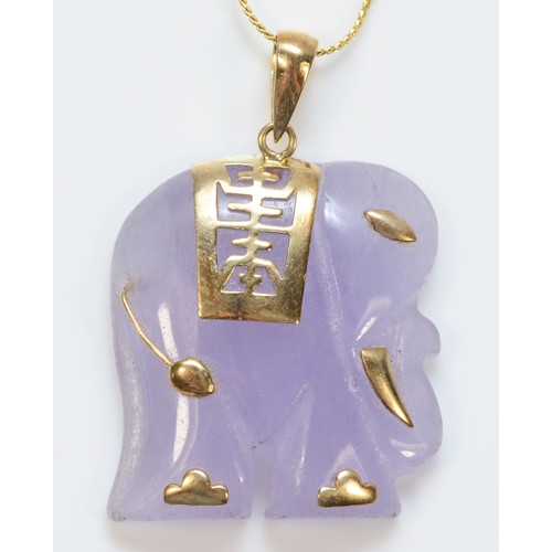 99 - A 14K gold enhanced lavender jade carved elephant pendant with necklace, 25mm drop, 7.7g