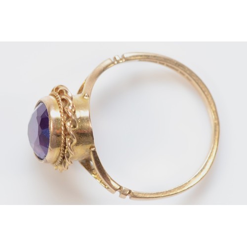 103 - A 9ct gold amethyst dress ring, K, 2.6g