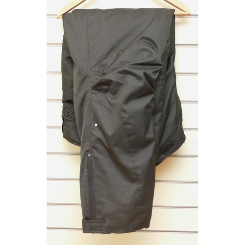 70 - A pair of Tuzo motorcycle trousers, reinforced sheltex, size 48-8XL, as new condition.