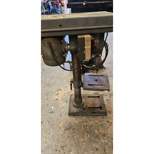 139 - A Kinzo pillar drill, model 8E116, 450W